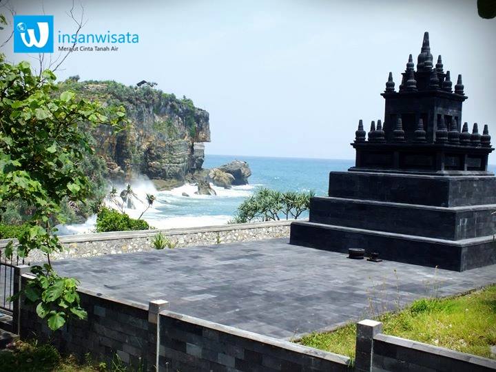 Menara Langit di Pantai Ngobaran