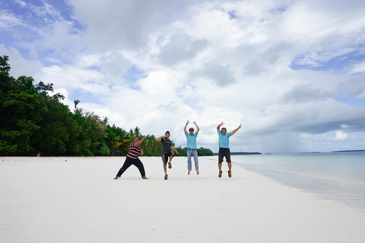 Pantai Pasir Panjang Ngurbloat