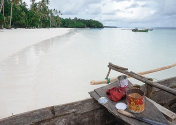Pantai Pasir Panjang Ngurbloat