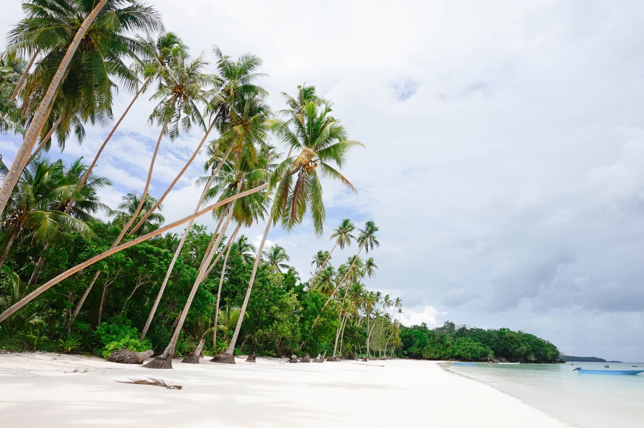 Pantai Pasir Panjang Ngurbloat