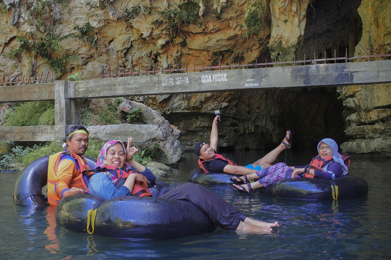 Wisata Alam Gua Pindul